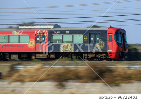 西鉄(西日本鉄道)3000形電車「水都」 西鉄(西日本鉄道)3000形電車「水都」 96722403