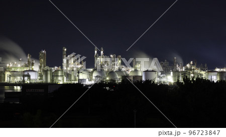 網干なぎさ公園みはらしの丘から見た工場夜景(日本触媒) 網干なぎさ公園みはらしの丘から見た工場夜景(日本触媒) 96723847