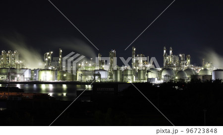 網干なぎさ公園みはらしの丘から見た工場夜景(日本触媒) 網干なぎさ公園みはらしの丘から見た工場夜景(日本触媒) 96723848
