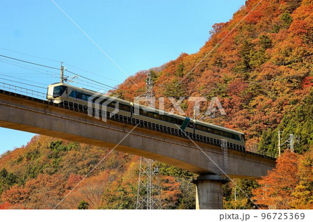 錦秋の天翔ける… 秋の川治温泉郷を『特急リバティ会津』が行く 東武鉄道・500系 錦秋の天翔ける… 秋の川治温泉郷を『特急リバティ会津』が行く 東武鉄道・500系 96725369