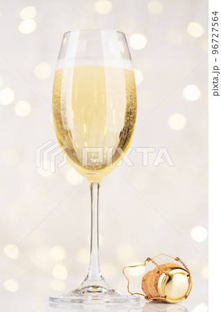 Champagne glass Champagne glass 96727564