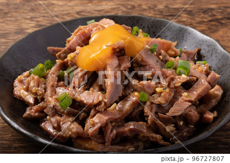 ユッケ風ローストビーフ ユッケ風ローストビーフ 96727807