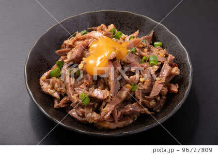 ユッケ風ローストビーフ 96727809