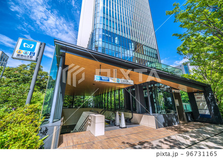 日本の東京都市景観　溜池山王駅や赤坂インターシティAIRなどを望む 96731165
