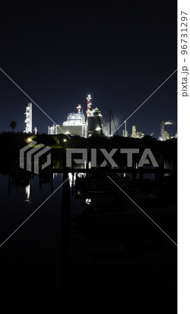 網干ボートパークで撮影した対岸のダイセル網干工場の夜景 網干ボートパークで撮影した対岸のダイセル網干工場の夜景 96731297