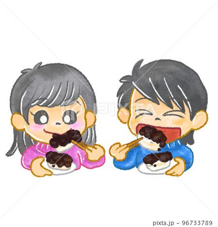 あんころ餅を食べる子ども達 96733789