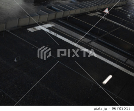 Parking under the building. 96735015