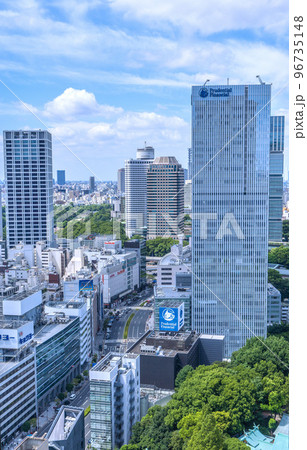 日本の東京都市景観 赤坂見附駅やビックカメラなどを望む 日本の東京都市景観 赤坂見附駅やビックカメラなどを望む 96735148