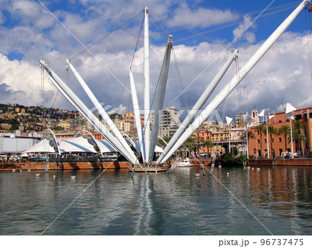 Panoramic elevator Bigo Genoa. Elevator designed by Renzo Piano, port Genoa Panoramic elevator Bigo Genoa. Elevator designed by Renzo Piano, port Genoa 96737475