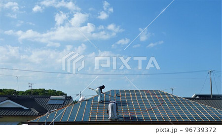 防災瓦への交換工事　素材　背景 96739372