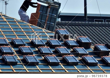 防災瓦への交換工事 素材 背景 防災瓦への交換工事 素材 背景 96739378