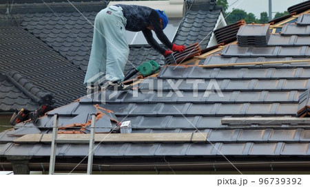 防災瓦への交換工事 素材 背景 防災瓦への交換工事 素材 背景 96739392