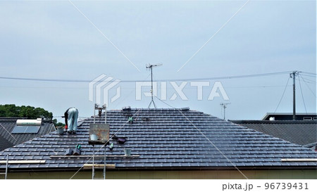 防災瓦への交換工事 素材 背景 防災瓦への交換工事 素材 背景 96739431