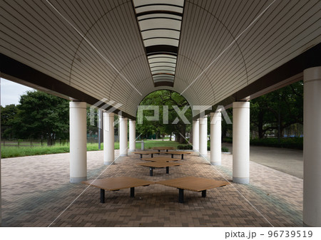 大井埠頭海浜中央公園のベンチ 大井埠頭海浜中央公園のベンチ 96739519