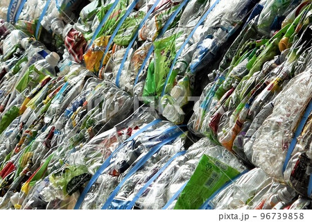 廃プラ　圧縮梱包　環境汚染　マイクロプラスチック　環境ホルモン　 96739858