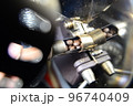 焙煎機とコーヒー豆 96740409