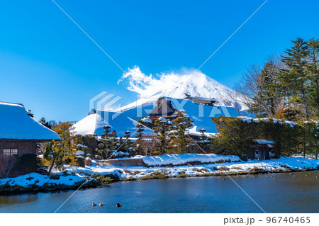 【冬素材】冬の忍野八海【山梨県】 【冬素材】冬の忍野八海【山梨県】 96740465