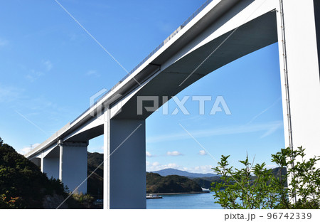神戸淡路鳴門自動車道　高架橋 96742339