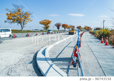 幹線道路の車線を増やす工事 国道17号上武道路上り方向 2022.11　a-4 クールカラー 96743538