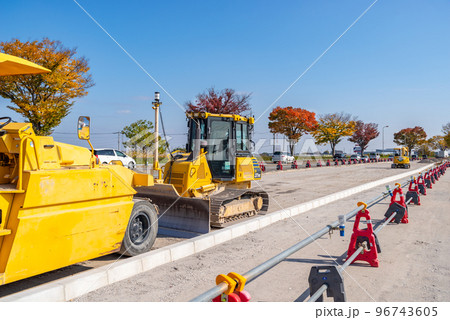 幹線道路の車線を増やす工事 国道17号上武道路上り方向 2022.11 b-1 幹線道路の車線を増やす工事 国道17号上武道路上り方向 2022.11 b-1 96743605