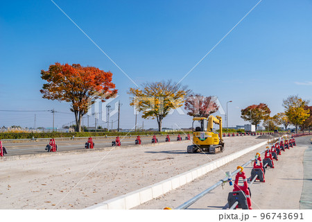 幹線道路の車線を増やす工事 国道17号上武道路上り方向 2022.11　c-1 96743691