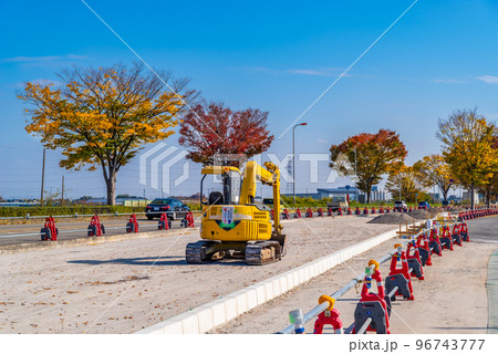 幹線道路の車線を増やす工事 国道17号上武道路上り方向 2022.11 d-2 高彩度 幹線道路の車線を増やす工事 国道17号上武道路上り方向 2022.11 d-2 高彩度 96743777