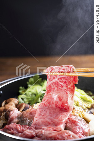 すき焼き 調理中 すき焼き 調理中 96743858