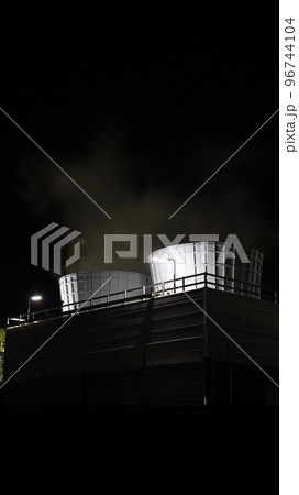 日本触媒姫路製造所の工場夜景、姫路市網干区興浜で撮影 96744104