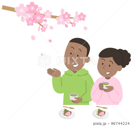 お花見をする外国人旅行者のカップル お花見をする外国人旅行者のカップル 96744224