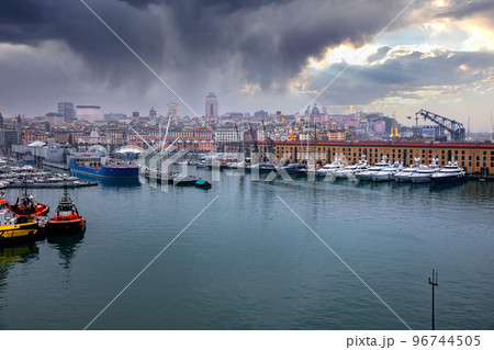 ジェノバ港 96744505