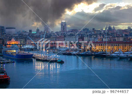 ジェノバ港 96744657