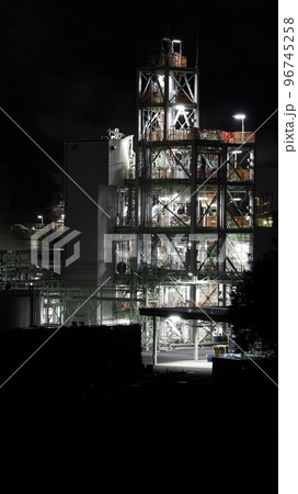 網干臨海大橋から撮影した日本触媒姫路製造所の夜景 96745258