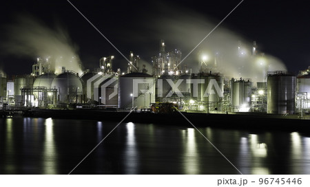 網干臨海大橋から撮影した日本触媒姫路製造所の夜景 96745446