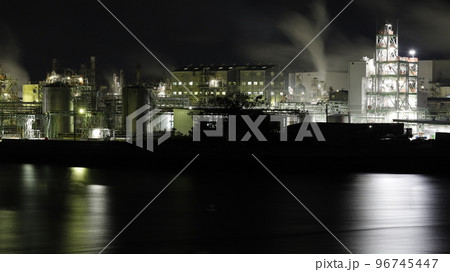 網干臨海大橋から撮影した日本触媒姫路製造所の夜景 96745447