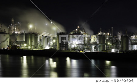 網干臨海大橋から撮影した日本触媒姫路製造所の夜景 網干臨海大橋から撮影した日本触媒姫路製造所の夜景 96745454