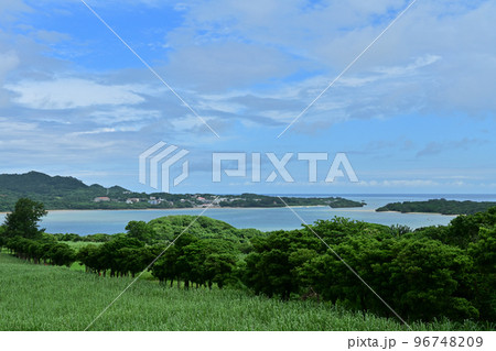 川平湾を望むパーキング 96748209