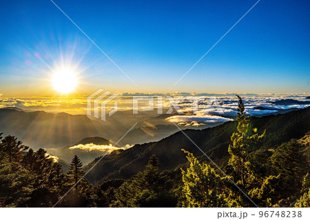 青空 青い空 ブルースカイ 96748238