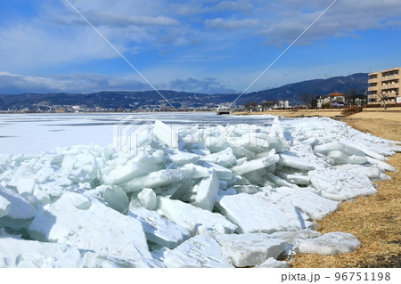 諏訪湖寄せ氷 諏訪湖寄せ氷 96751198
