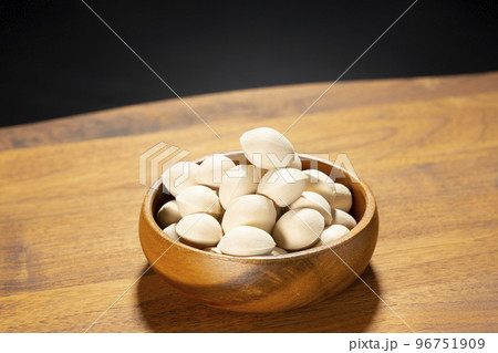 生のぎんなん　イチョウの種　秋の味覚　おいしい 96751909