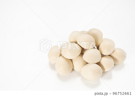 生のぎんなん イチョウの種 秋の味覚 おいしい 生のぎんなん イチョウの種 秋の味覚 おいしい 96752661