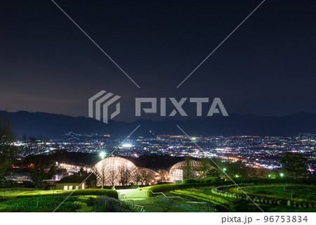 笛吹川フルーツ公園から望む山梨県山梨市の新日本三大夜景 笛吹川フルーツ公園から望む山梨県山梨市の新日本三大夜景 96753834