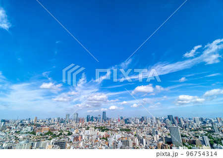 東京　大空に流れる雲　2022  96754314