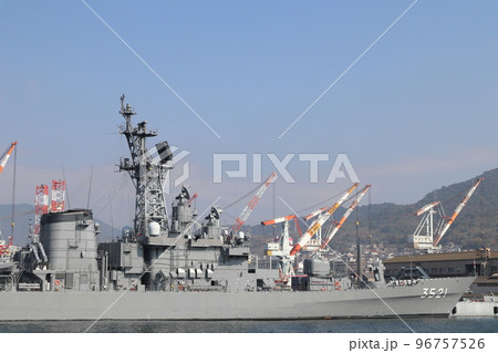 呉港の海上から見た護衛艦しまかぜ2022.11.12撮影 96757526