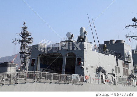 呉港の海上から見た護衛艦さみだれ　2022.11.12撮影 96757538