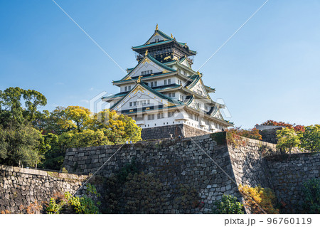 【秋の大阪城公園】大阪城天守閣 【秋の大阪城公園】大阪城天守閣 96760119
