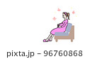 出産を楽しみにする笑顔の妊婦さん 96760868
