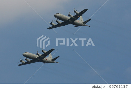 2009年の観艦式に参加した、P-3C対潜哨戒機 96761157