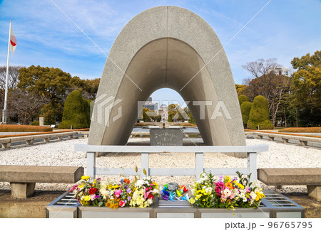広島観光　広島旅行　原爆ドーム　平和記念公園 96765795