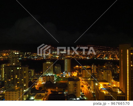ハワイーワイキキの夜景 ハワイーワイキキの夜景 96766570