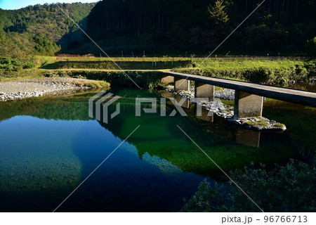 ふるさとの風景　四万十川上流高樋（たかひ）の沈下橋 96766713